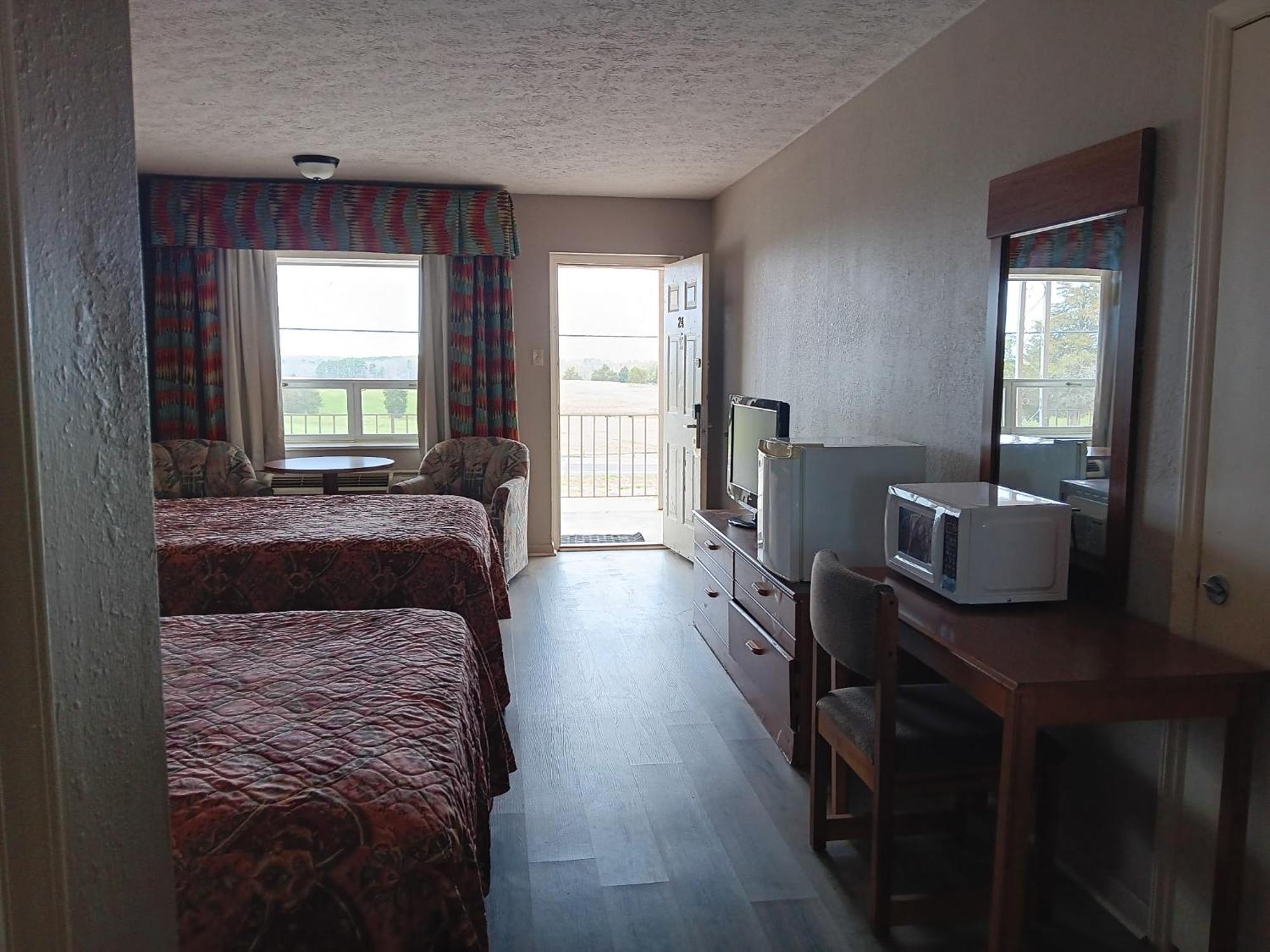 Oyo Sheldon'S Motel And Restaurant Keysville Экстерьер фото